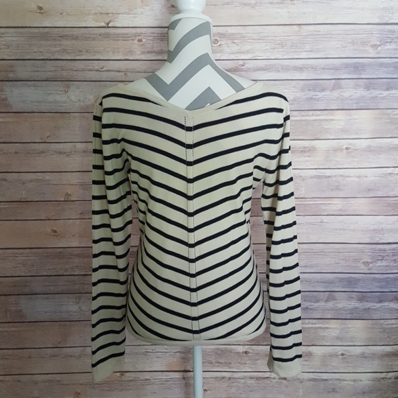 Sweater - Picture 4 of 4